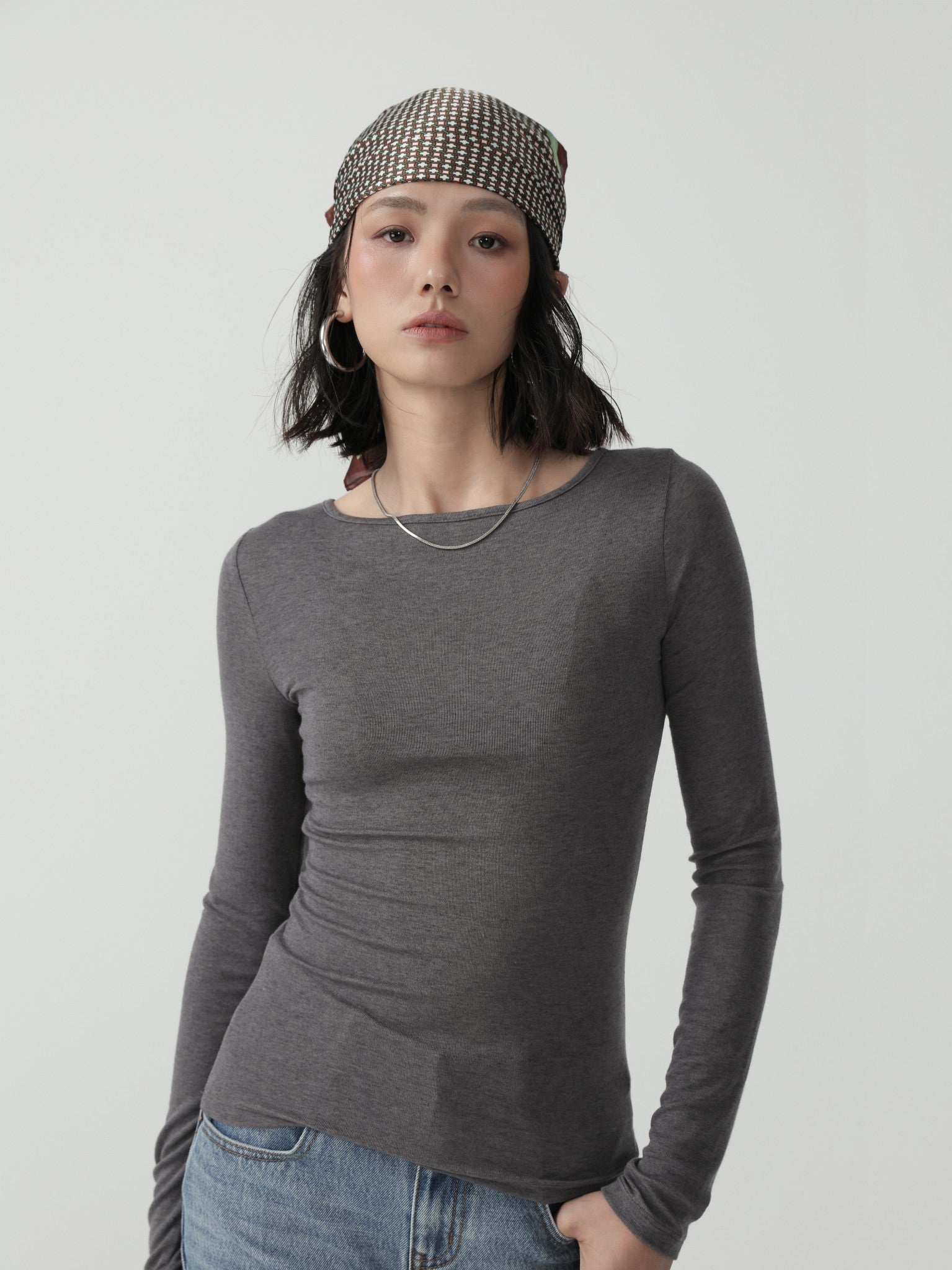 Sleek Minimalist Square Scarf for Women - Nettarei