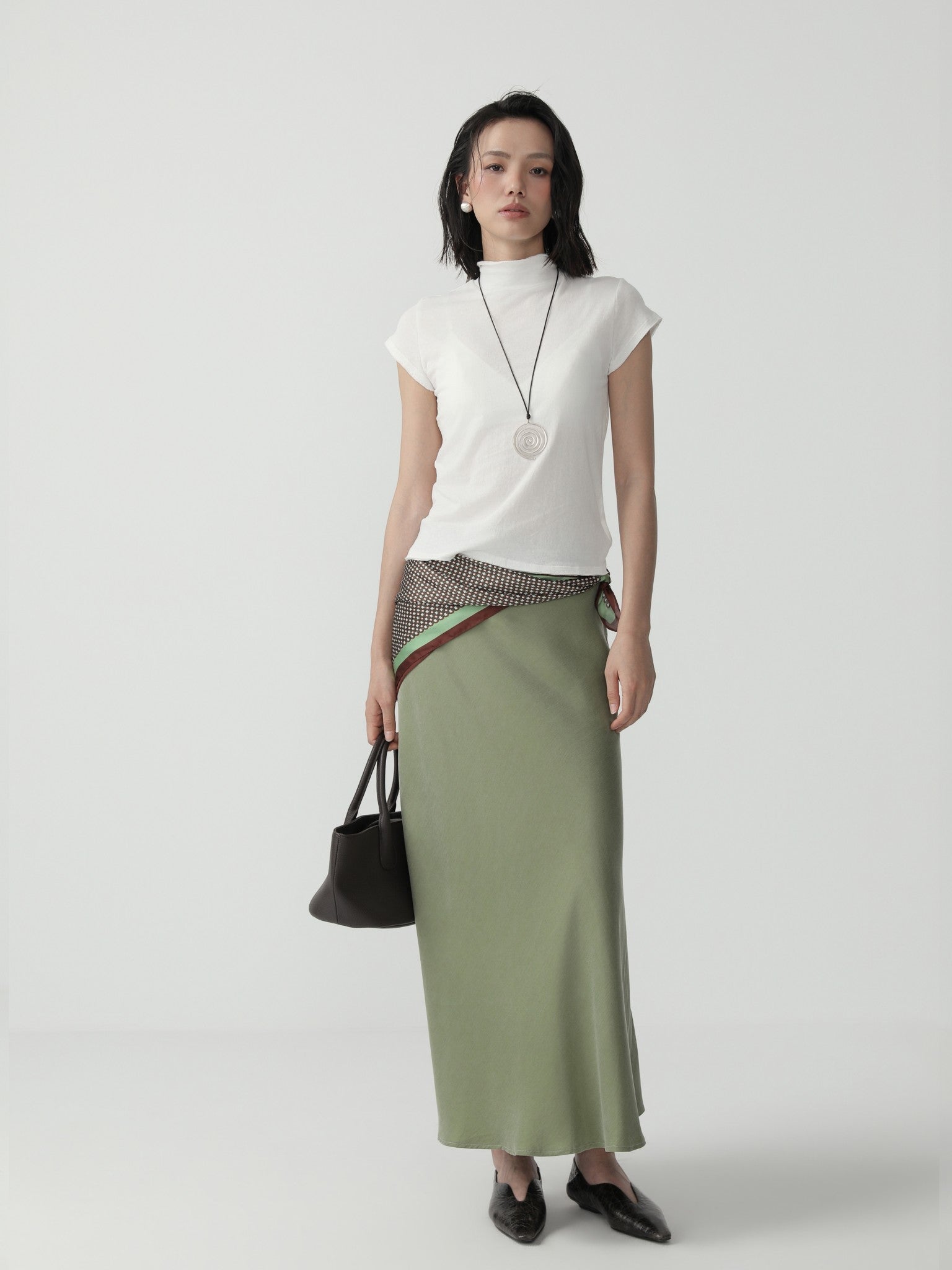 Sleek Minimalist Square Scarf for Women - Nettarei
