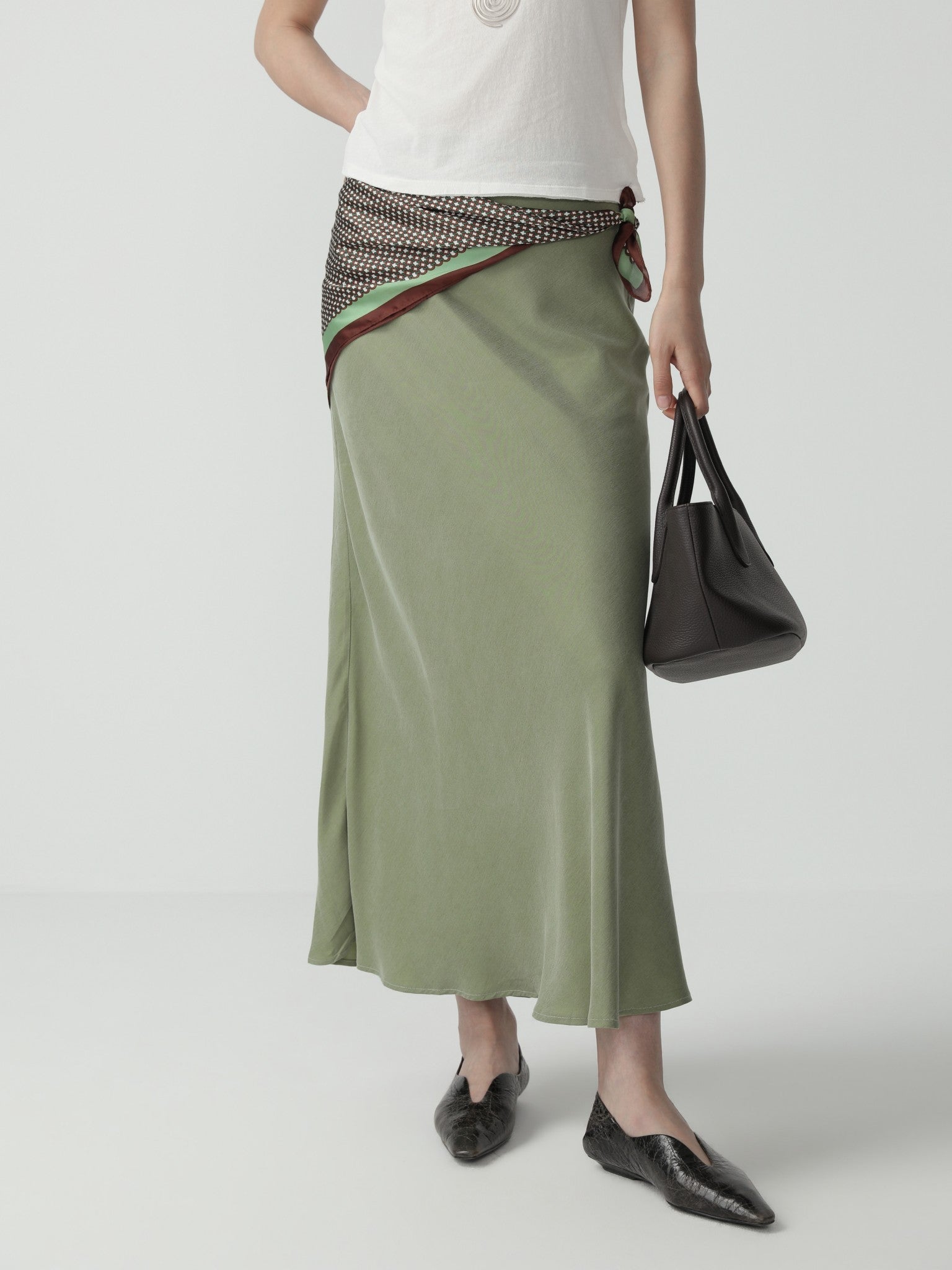 Sleek Minimalist Square Scarf for Women - Nettarei