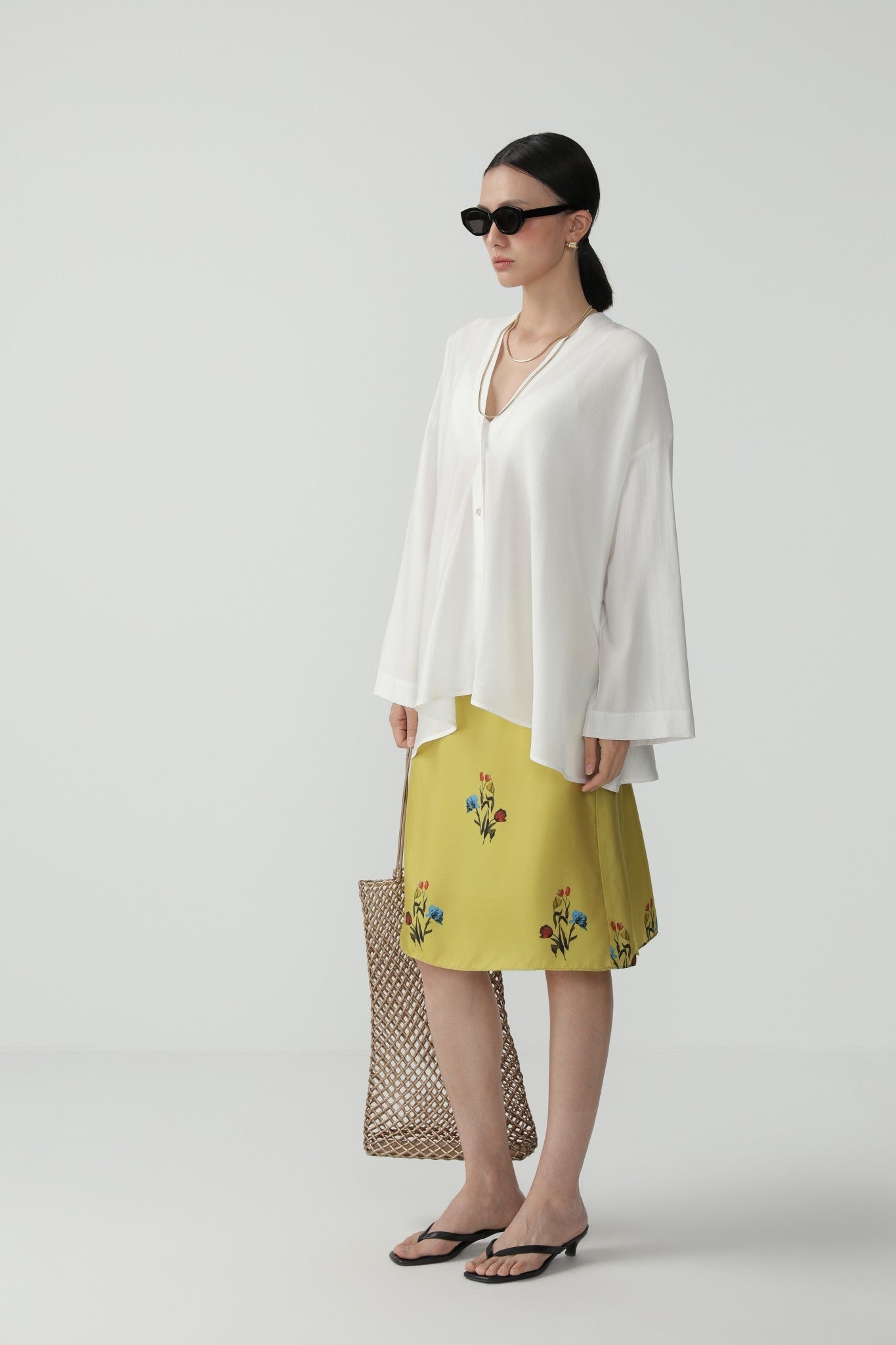 Sleek Minimalist Viscose Blend Poncho Cardigan - Nettarei