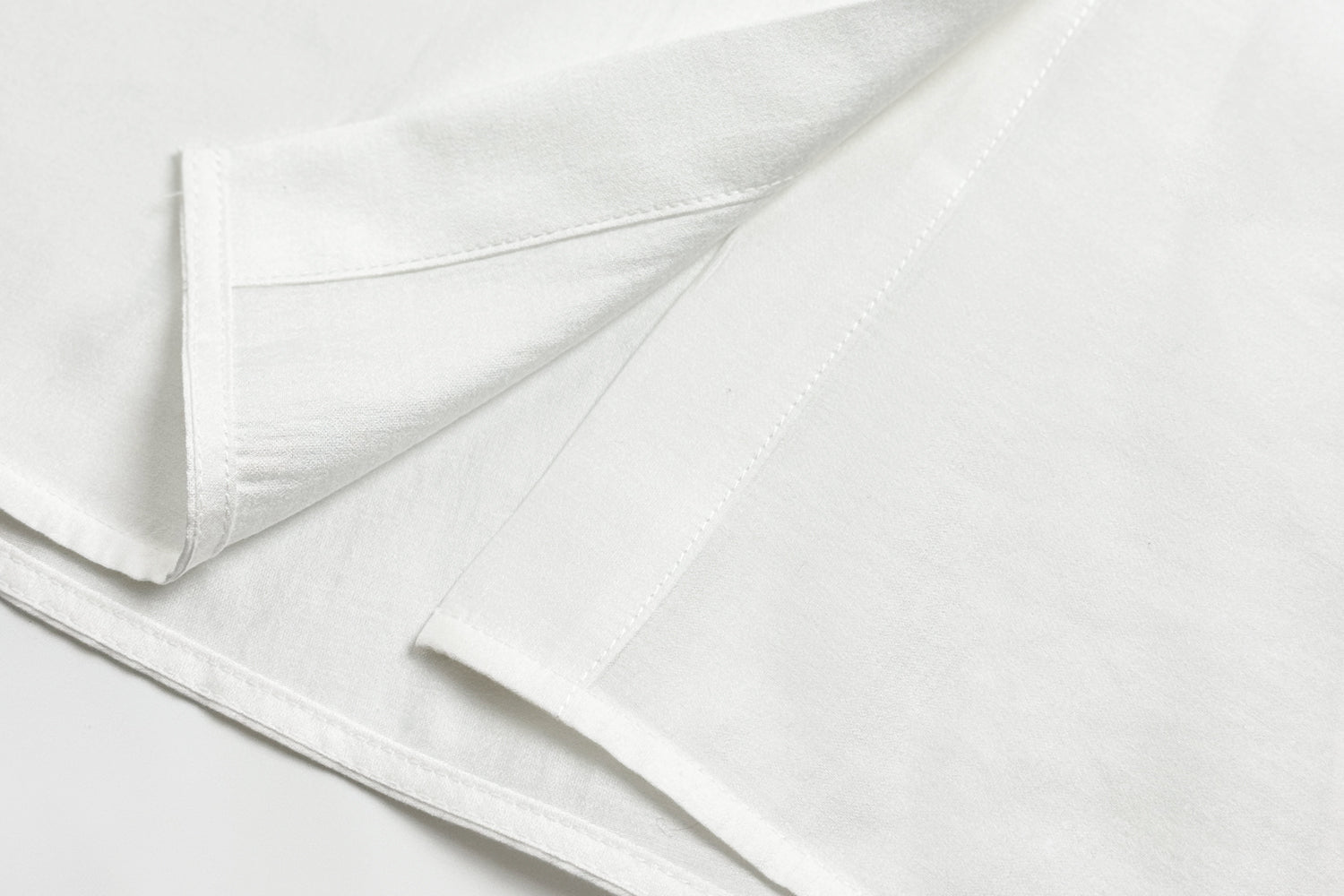 Sleek Minimalist Viscose Blend Poncho Cardigan - Nettarei
