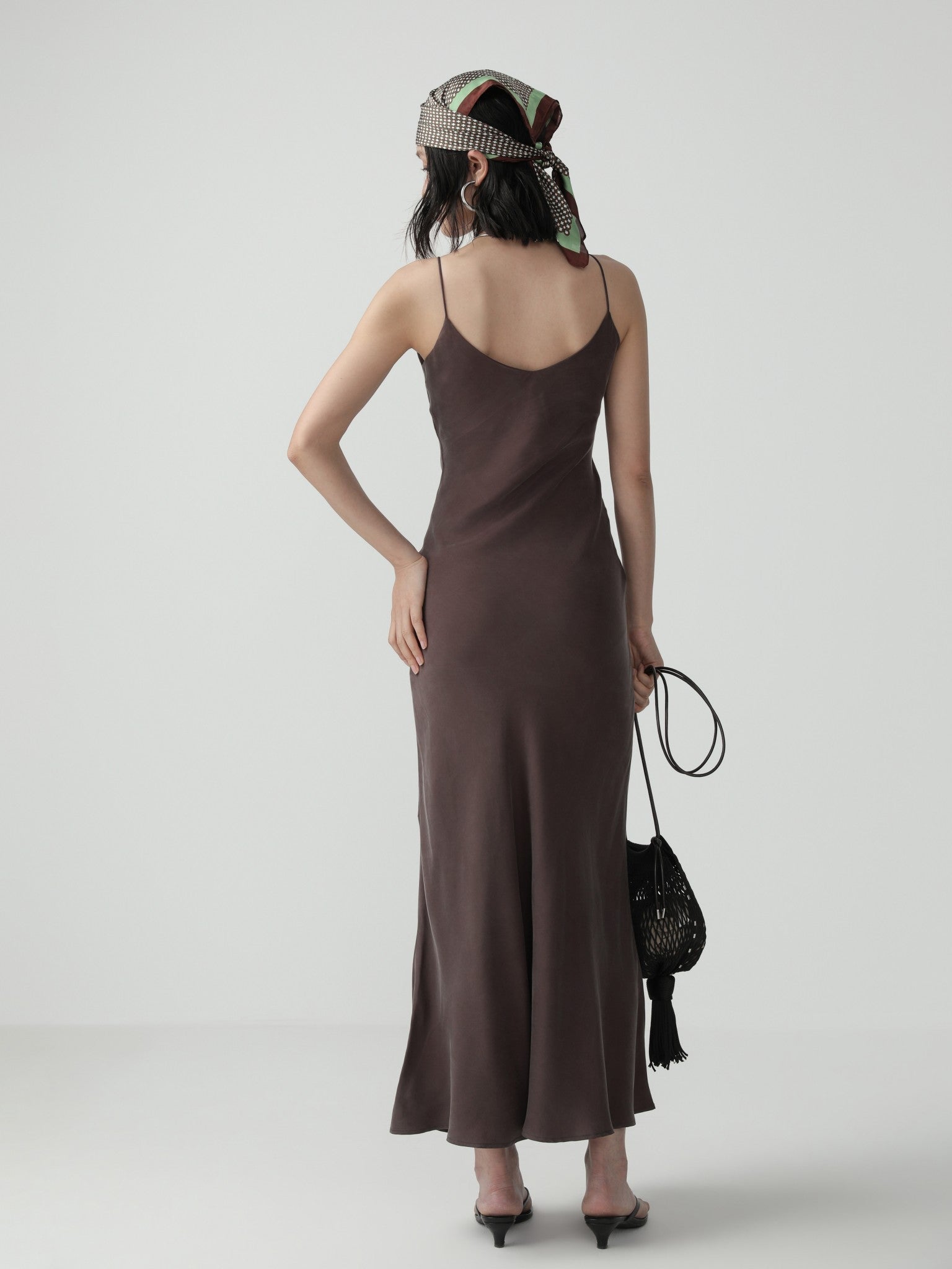 Sleek V - Neck Slip Dress with Minimalist Charm - Nettarei