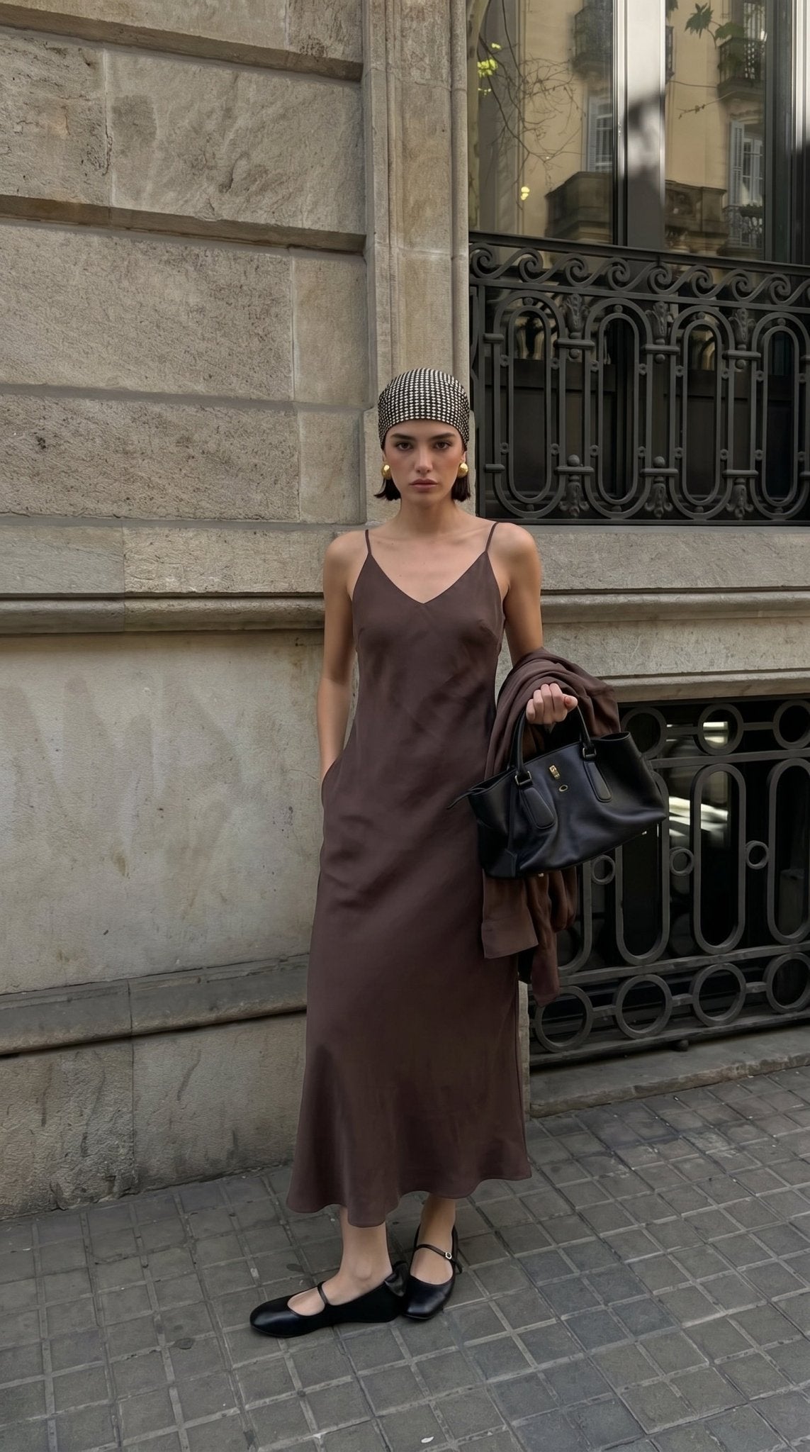 Sleek V-Neck Slip Dress with Minimalist Charm - Nettarei