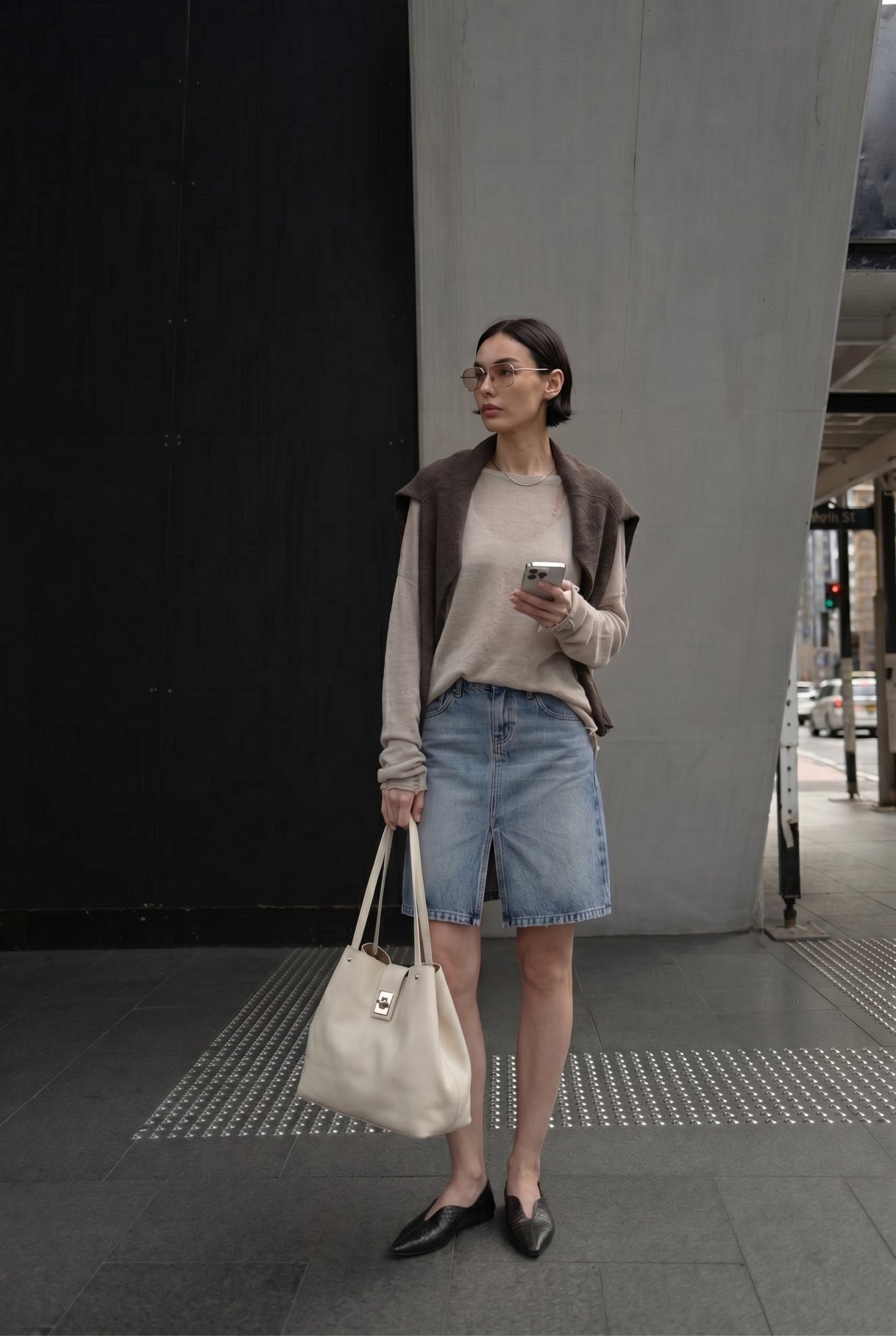 Slim Fit Sleek Minimalist Sweater - Nettarei