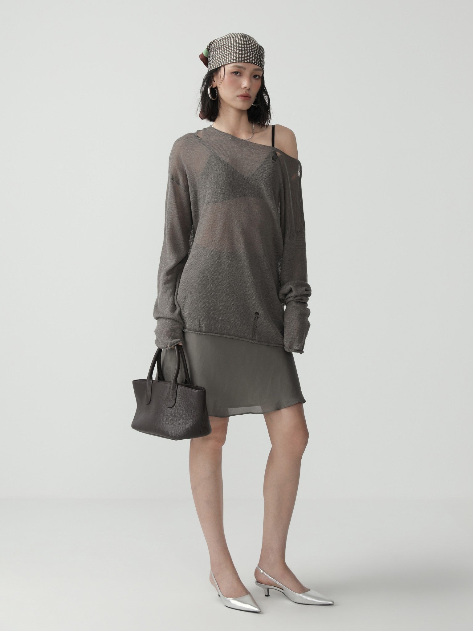 Slim Fit Sleek Minimalist Sweater - Nettarei