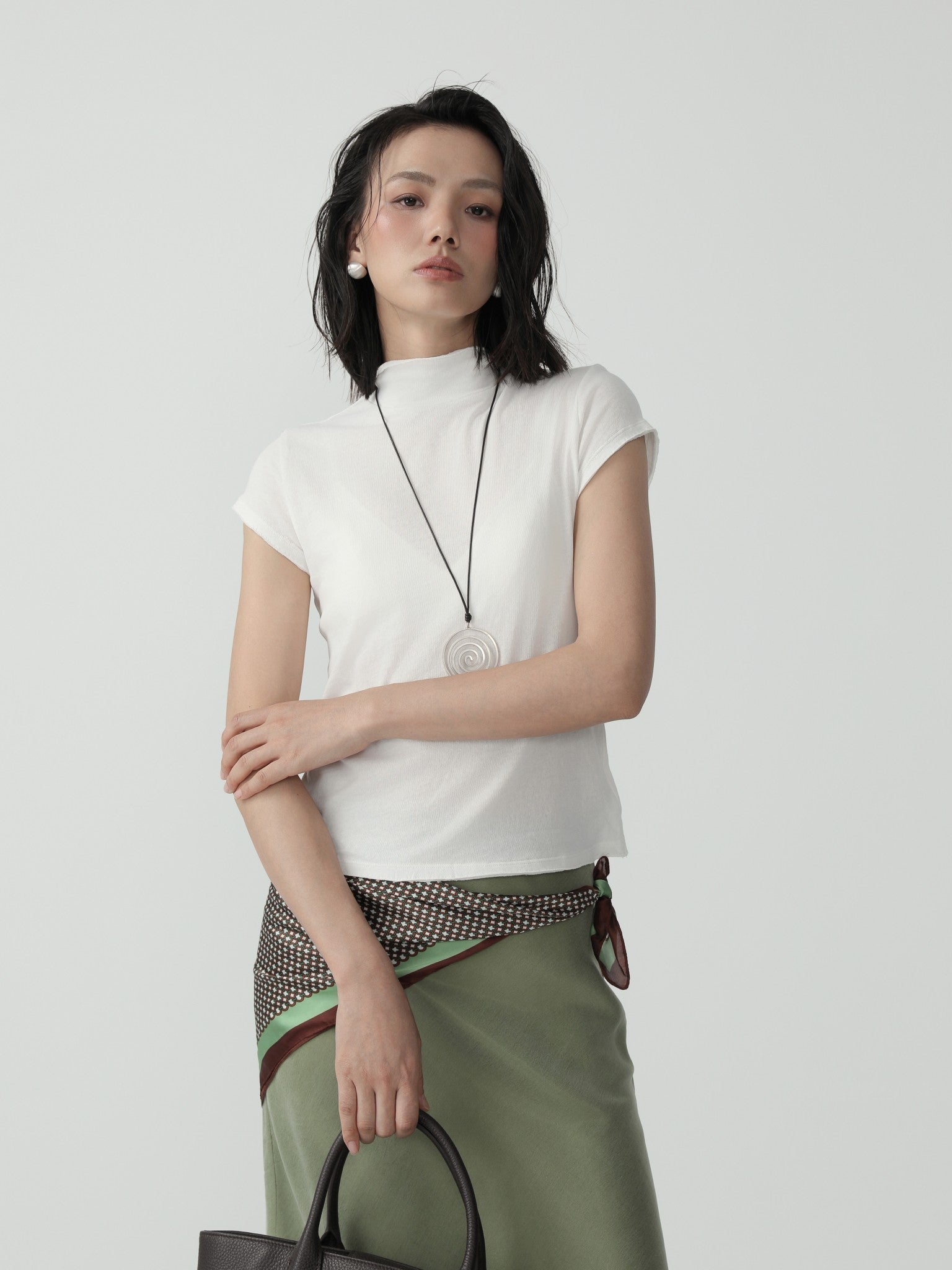 Slim Stretch Turtleneck Tee with Sleek Minimalist Design - Nettarei