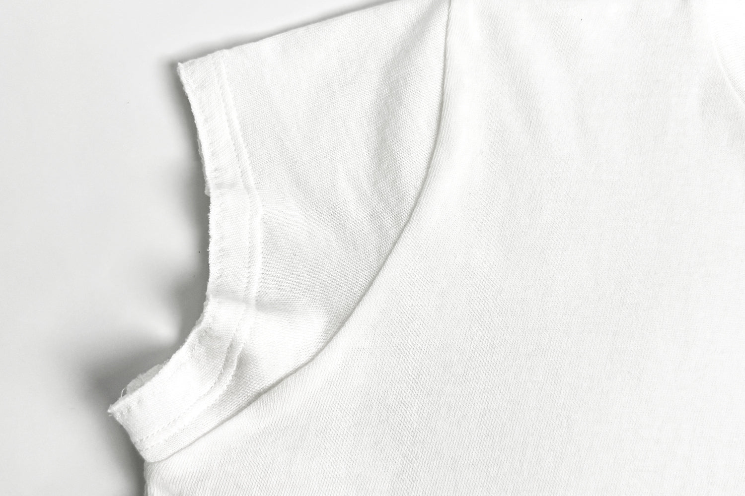 Slim Stretch Turtleneck Tee with Sleek Minimalist Design - Nettarei