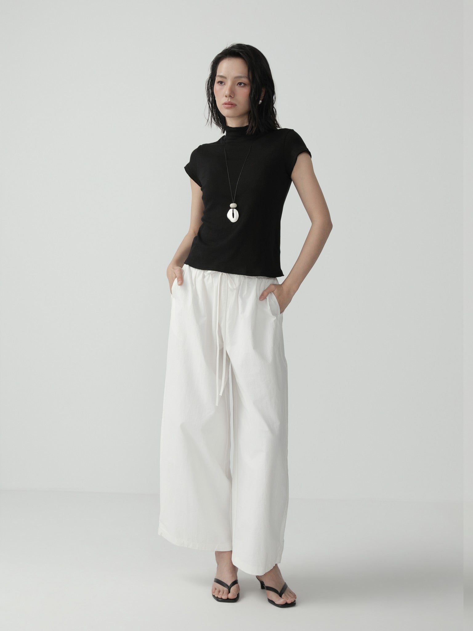 Slim Stretch Turtleneck Tee with Sleek Minimalist Design - Nettarei