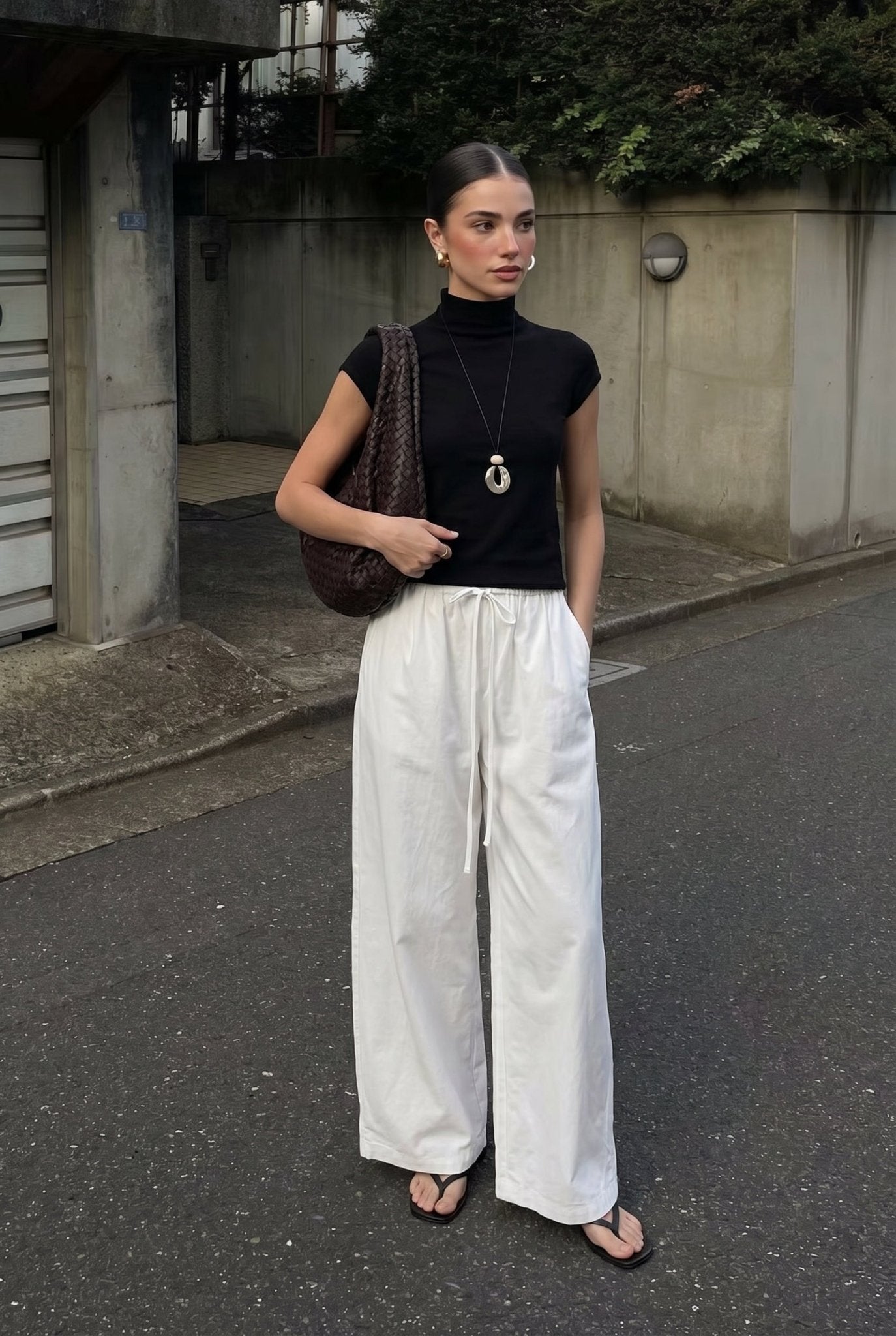 Slim Stretch Turtleneck Tee with Sleek Minimalist Design - Nettarei