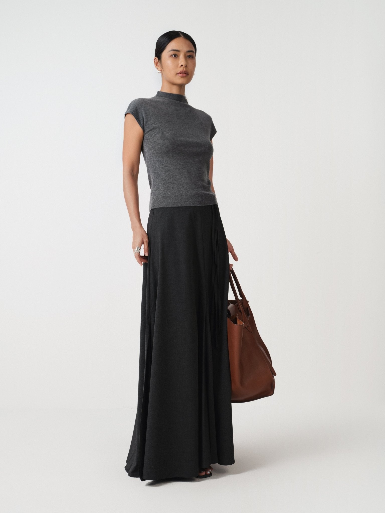 Soft Slim Sweater Tank - Nettarei