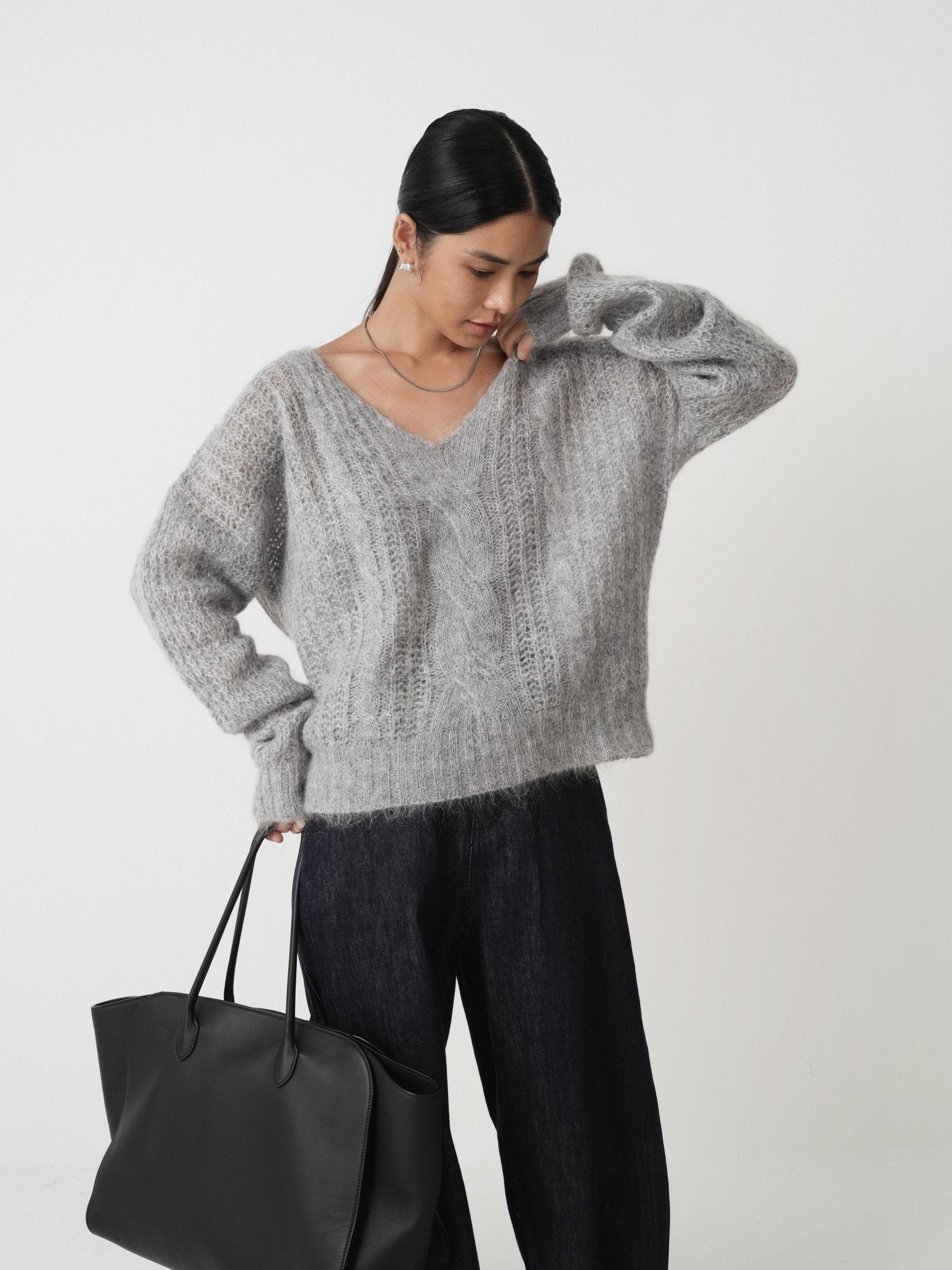 Soft V - Neck Mohair Sweater - Nettarei