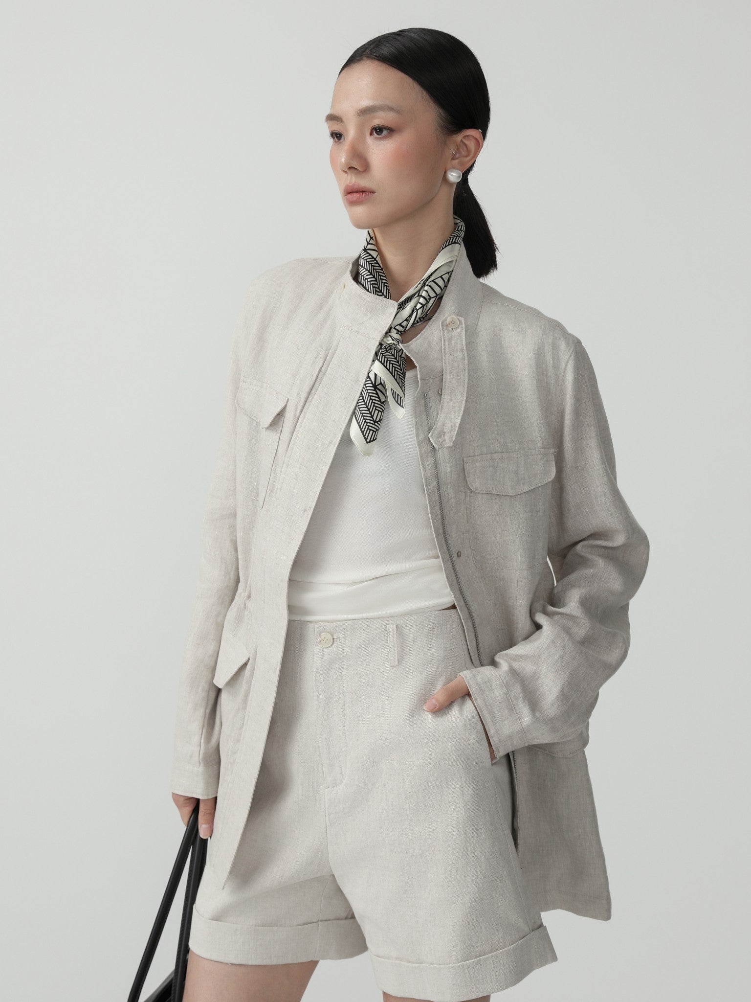 Stylish Minimal Cargo Jacket for Women - Nettarei