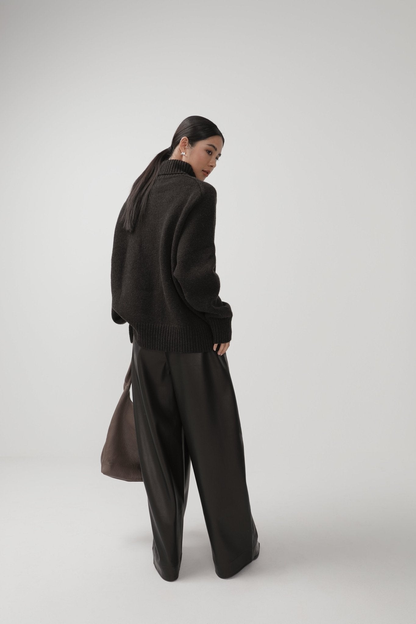 Wide - Leg Minimalist Pants - Nettarei